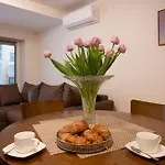 Acacia Apartment
