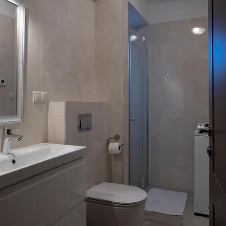 Acacia Apartment *