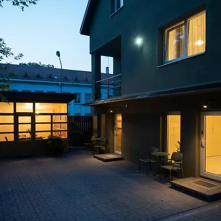 Acacia Apartment *