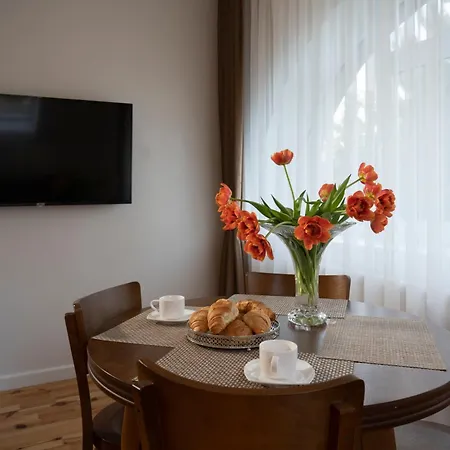 Acacia Apartment